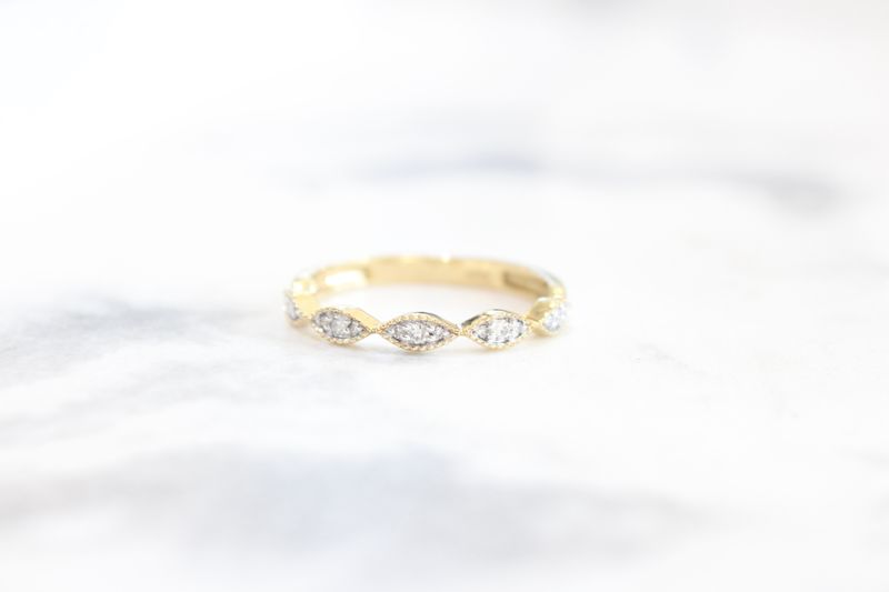 10kt Yellow Gold .11ct 15 Diamond Geometric Band