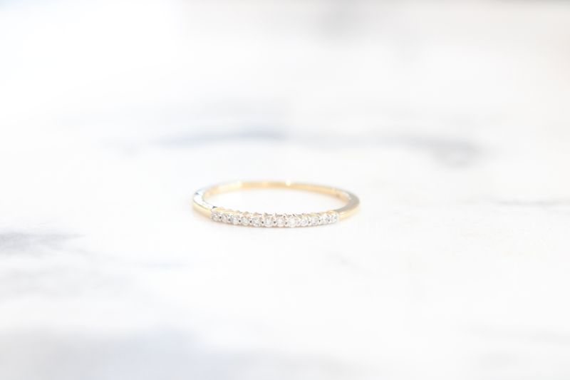 14kt Yellow Gold .10ct 12 Round Diamond Petite Band 
