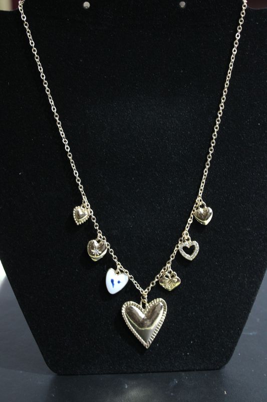 Boutique 7 Heart Charm Petite Chain Necklace Boutique 7 Heart Charm Petite Chain Necklace