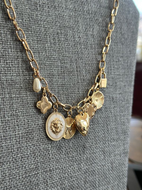 Boutique Charm Lion Necklace Boutique Charm Lion Necklace