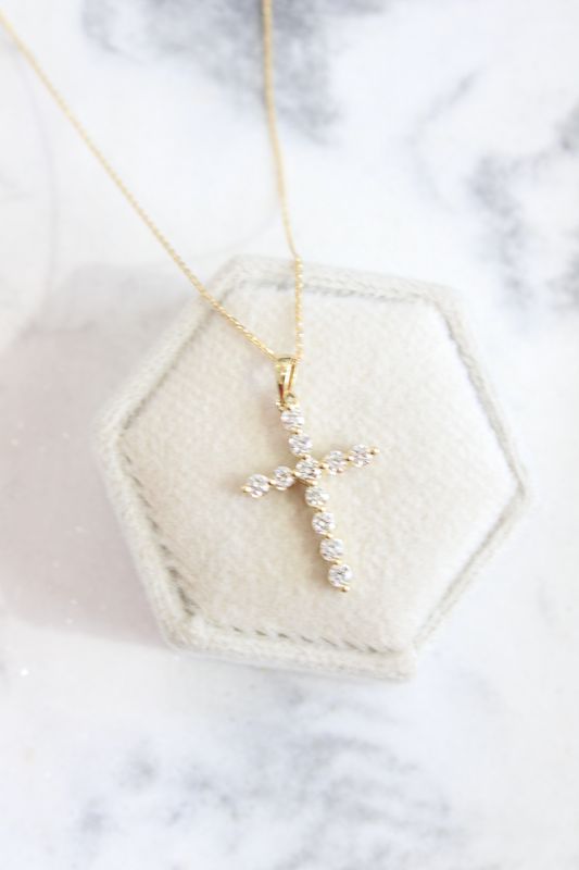 18kt Yellow Gold 1/2ct Diamond Cross Necklace, 11 Round Diamonds