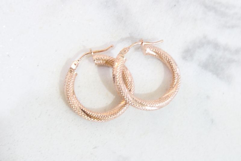 10k Rose Gold Lightweight Diamond-cut Hoops