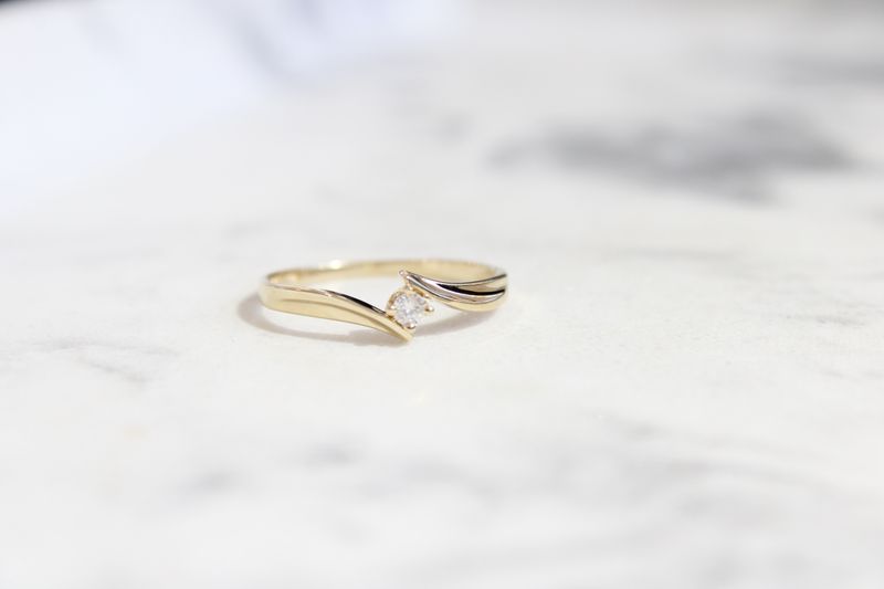 10kt Yellow Gold Diamond Solitaire Promise Ring 