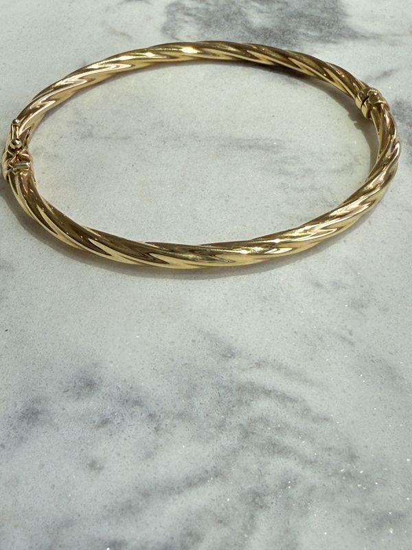 14kt Yellow Gold Twisted Hinged Bangle
