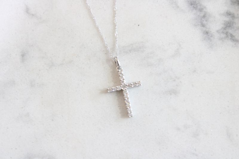 14K White Gold Round Diamond Cross Pendant 1/5 CTW