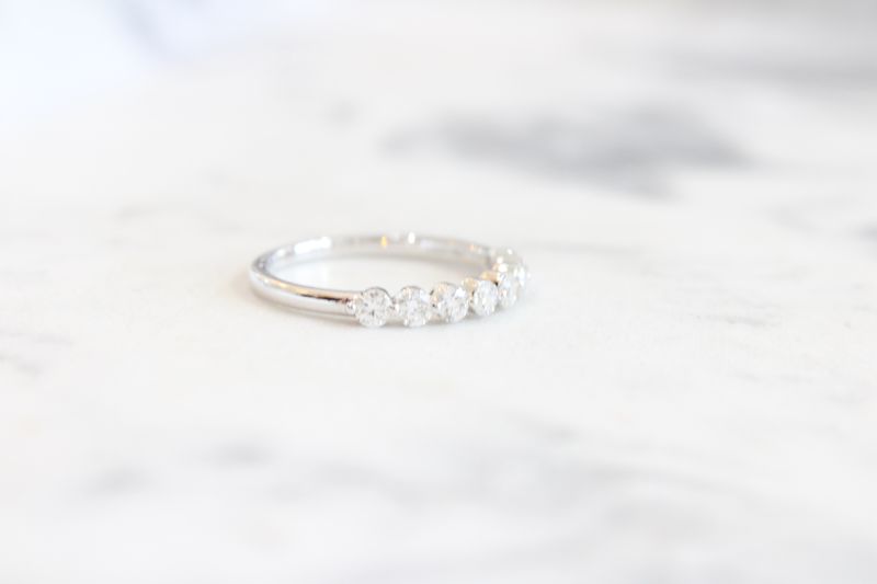 14K White Gold Eight Round Shared Prong Diamond Wedding Band