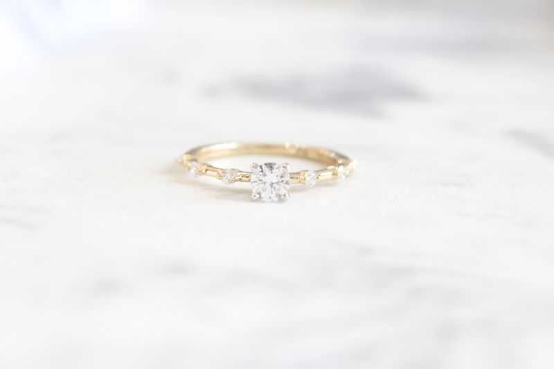14kt Yellow Gold 1/2ct Scattered 6 Diamond Shank Ring, 1 @ 1/3ct