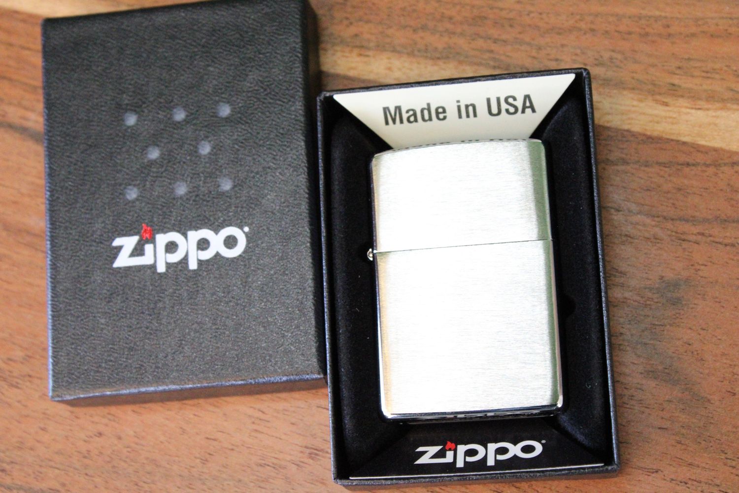 Zippo Classic Brushed Chrome Lighter Zippo Classic Brushed Chrome Lighter