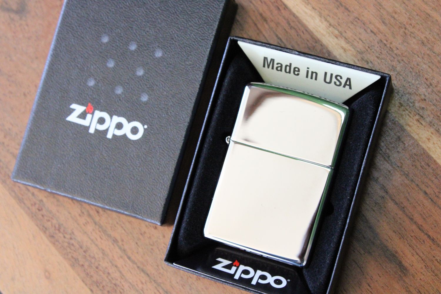 Zippo Classsic High Polish Chrome Lighter