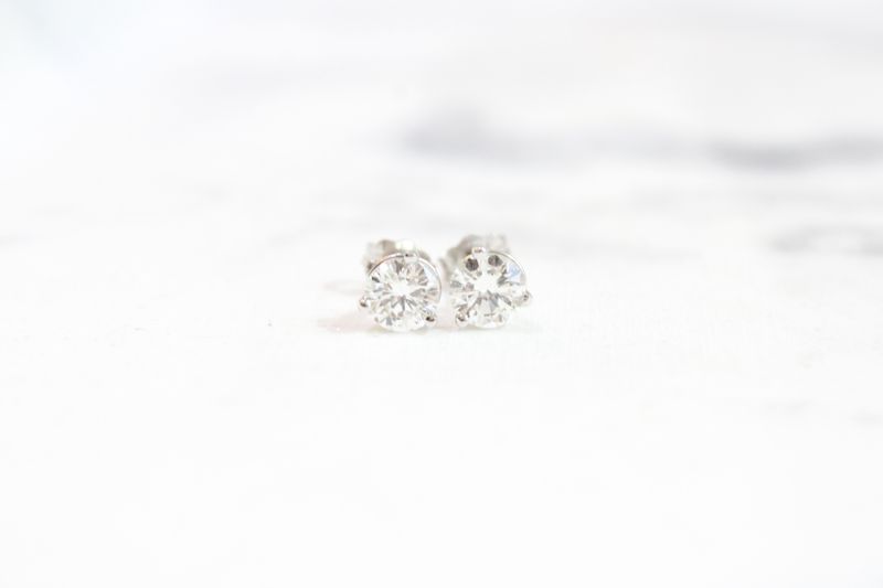 14kt White Gold 1ct Diamond Martini Set Studs, VS F
