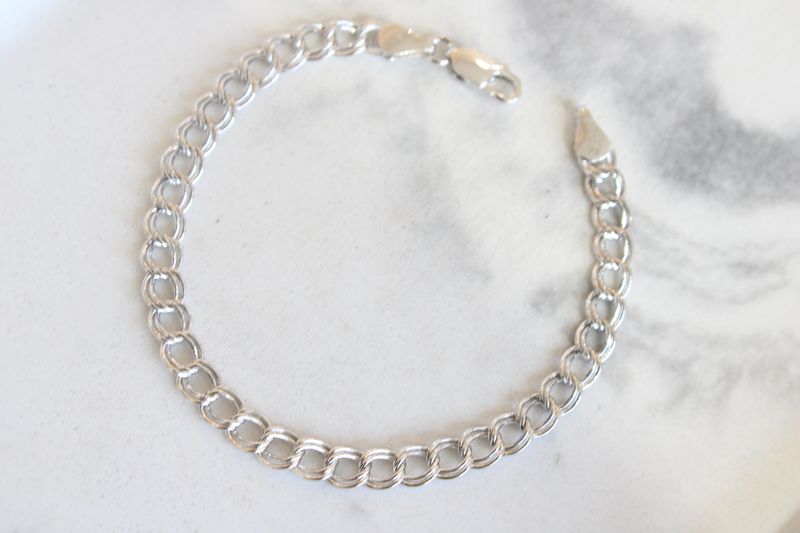 Sterling Silver 7in Double Link Charm Bracelet Sterling Silver 7in Double Link Charm Bracelet