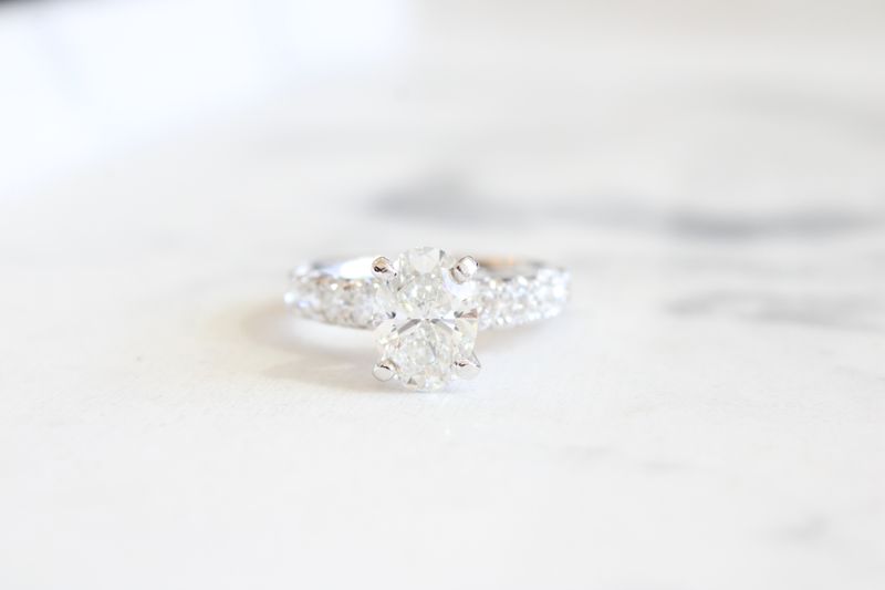 18K White Gold 2.86ct Oval Lab Grown Diamond With 8 Diamonds @.86CT Ring 18K White Gold 2.86ct Oval Lab Grown Diamond With 8 Diamonds @.86CT Ring