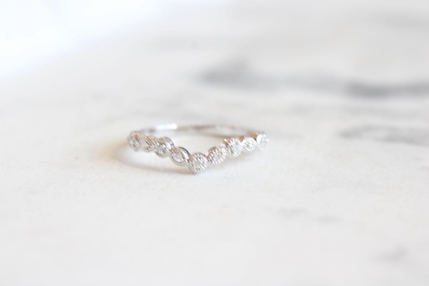 14kt White Gold Vintage Style 0.10ct Diamond Contour Band 14kt White Gold Vintage Style 0.10ct Diamond Contour Band