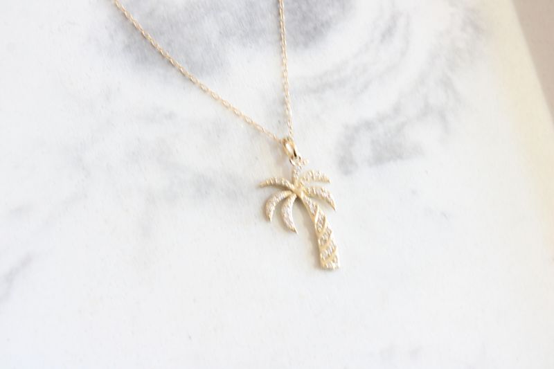 14K Yellow Gold Diamond .25ctw Palm Tree Pendant 14K Yellow Gold Diamond .25ctw Palm Tree Pendant
