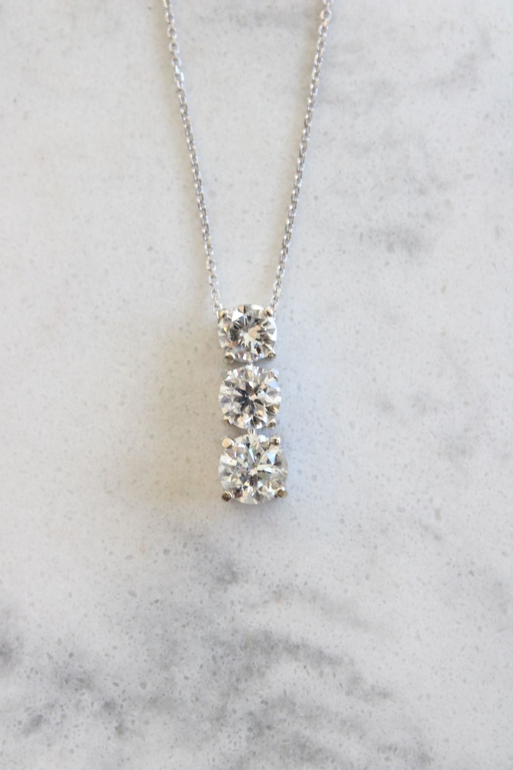 14kt White Gold 1.5ct Diamond Graduated Three Stone Necklace 14kt White Gold 1.5ct Diamond Graduated Three Stone Necklace