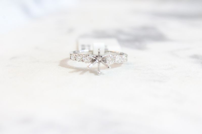 Platinum .46ct 3 Diamonds on Each Side Ring Mounting Platinum .46ct 3 Diamonds on Each Side Ring Mounting