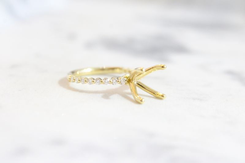 18K Yellow Gold .27ct Diamond Shared Prong Ring Mounting, 16 Round Diamonds 18K Yellow Gold .27ct Diamond Shared Prong Ring Mounting, 16 Round Diamonds