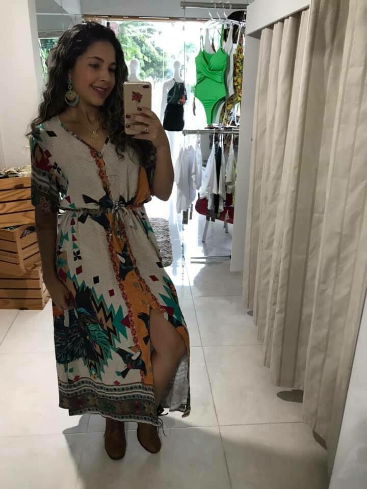 Vestido Midi Abertura Frontal