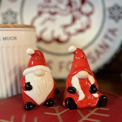 Salt and Pepper Set - Santas