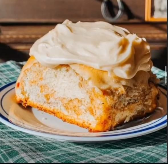 Christmas 2025 Cinnamon Roll Pre-Orders