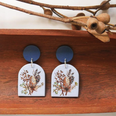 BLUE PINCUSHION DETAILED HAND PAINTED EARRINGS BLUE PINCUSHION DETAILED HAND PAINTED EARRINGS