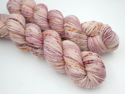 Magnolia Ladybug Glitter Sock DK 212m/100g