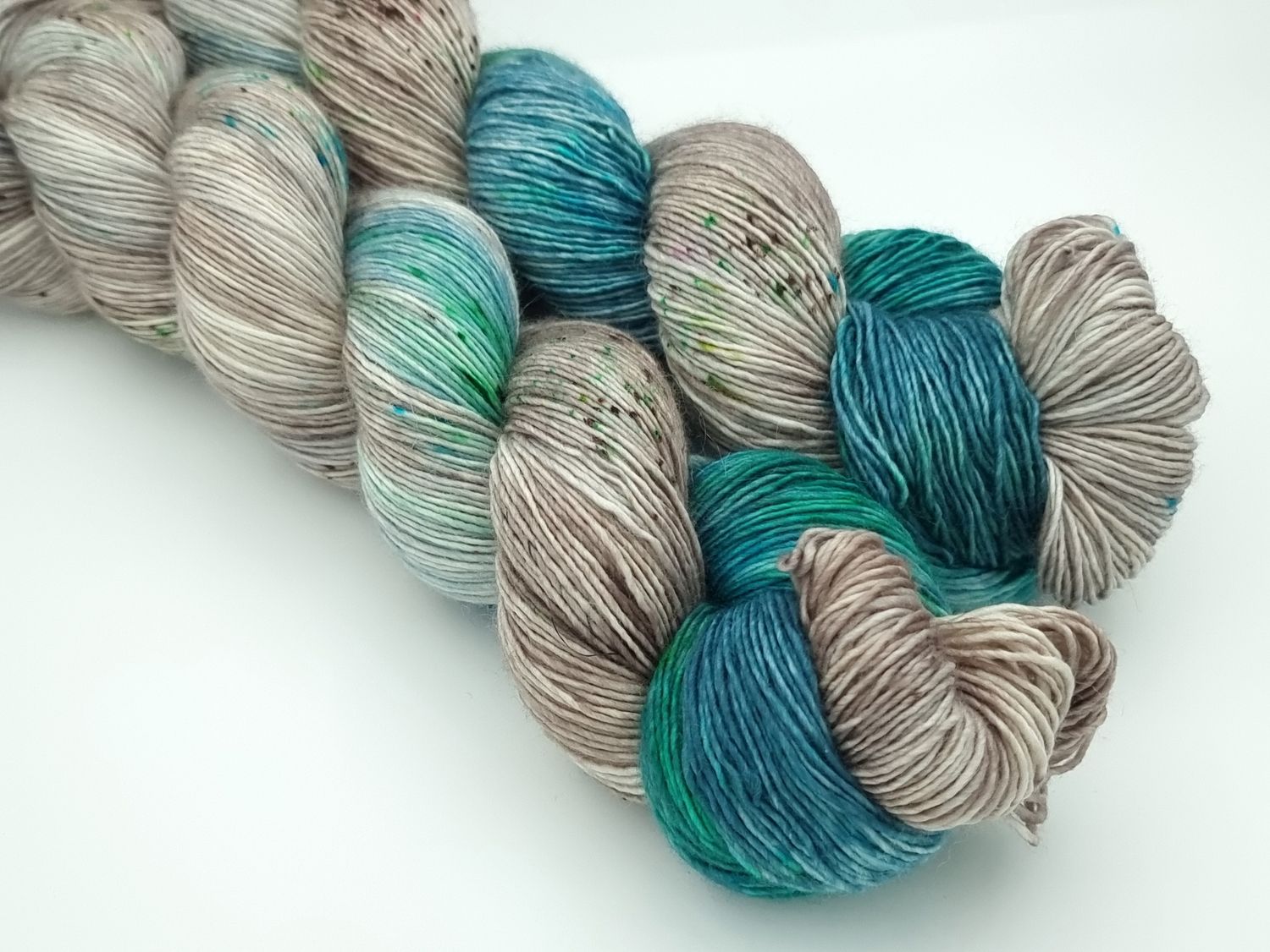 Beach Glass Merino Singles 366m/100g (Assigned Pooling) Beach Glass Merino Singles 366m/100g (Assigned Pooling)