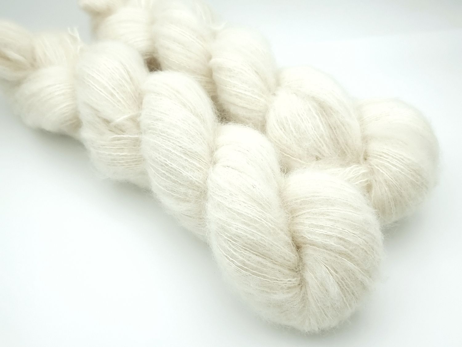 Undyed Brushed Super Soft 50g/400 m