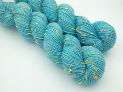 Ocean Ladybug Neon Tweed 212m/100g