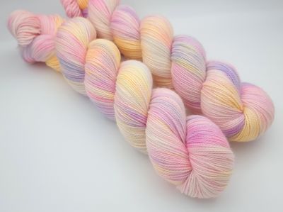 Etherial Ladybug Sock 425m/100 g