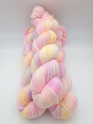 Etherial Ladybug Sock 425m/100 g