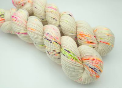 Rollercoaster Ladybug on Organic Merino 400m/100g
