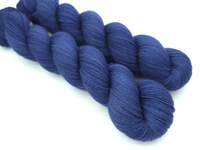 Tangsi Ladybug on Organic Merino 400m/100g