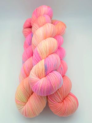 Evening Glow Ladybug on Organic Merino 400m/100g
