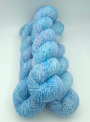 Nordic Blue Ladybug on Organic Merino 400m/100g