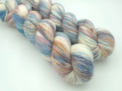 Beach Magic Ladybug on Organic Merino 225m/100g