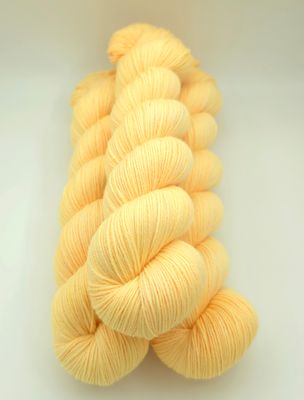Beach Magic Ladybug on Organic Merino 400m/100g
