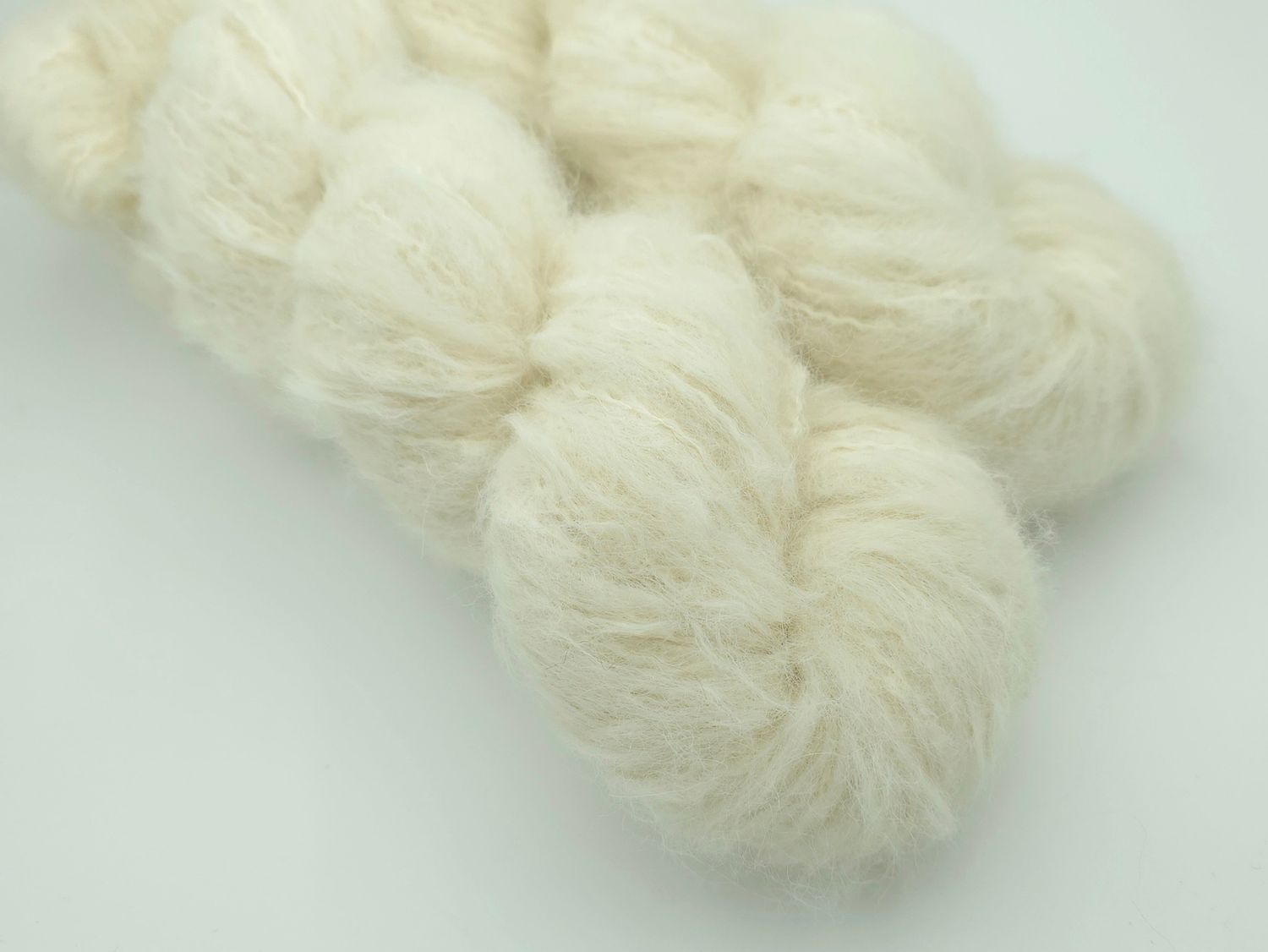 Natural Suri Silk DK 225m/100g