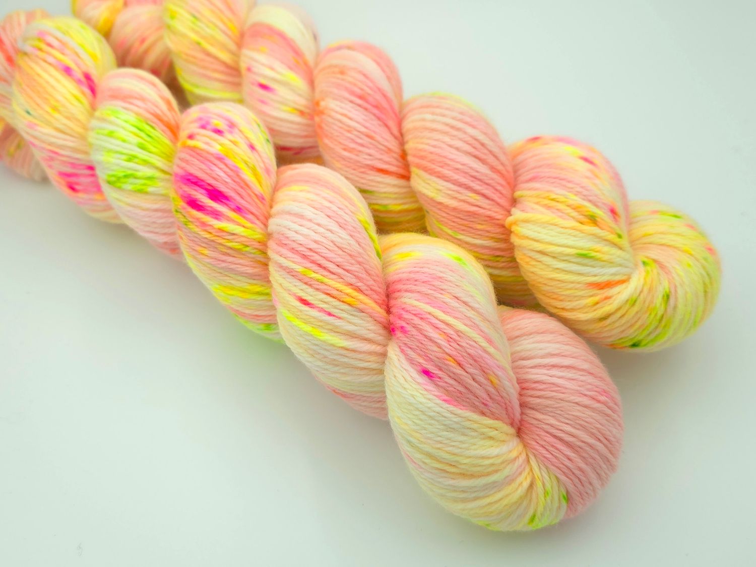 Ranunculus Ladybug on Organic Merino 225m/100g