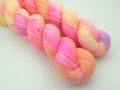 Beach Magic Ladybug on Organic Merino 225m/100g