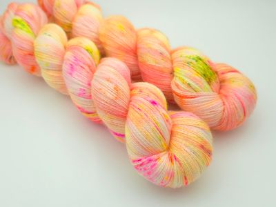 Ranunculus Suri Silk Ultra Lace