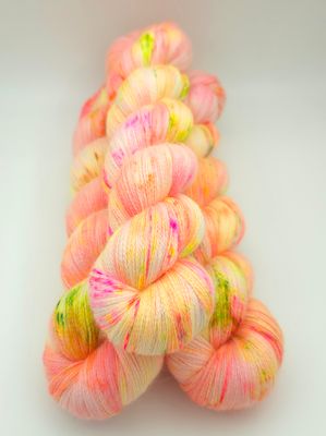 Ranunculus Suri Silk Ultra Lace