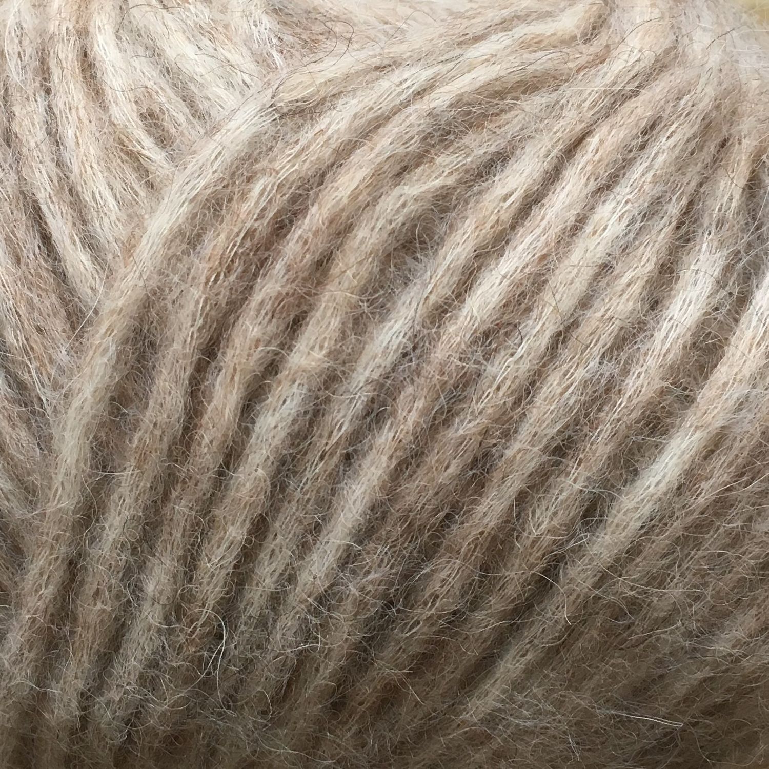 Grå Beige Snefnug (snowflake) from Camarose 50g/110 m