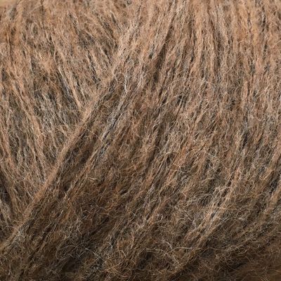 Lysebrun Snefnug (snowflake) from Camarose 50g/110 m