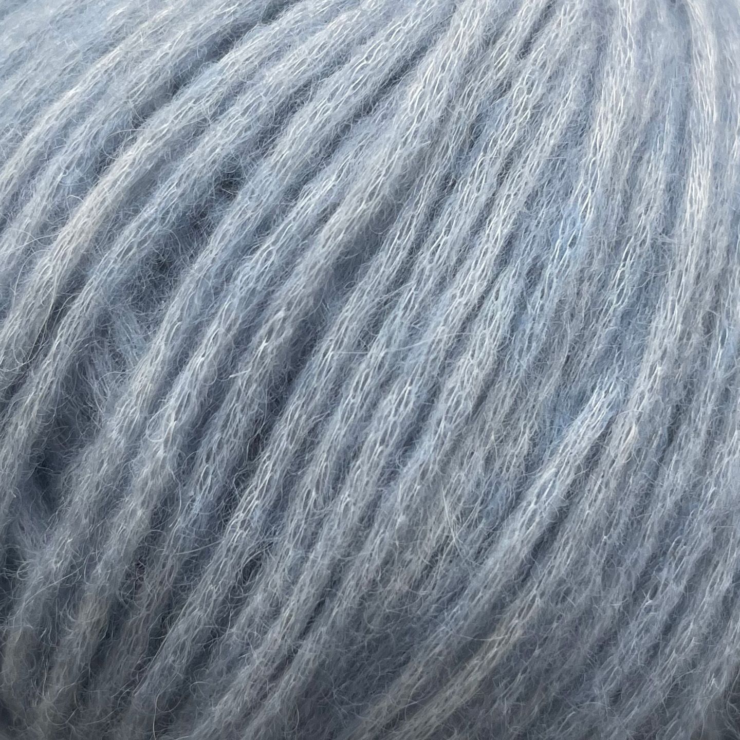 Lys Dueblå Snefnug (snowflake) from Camarose 50g/110 m