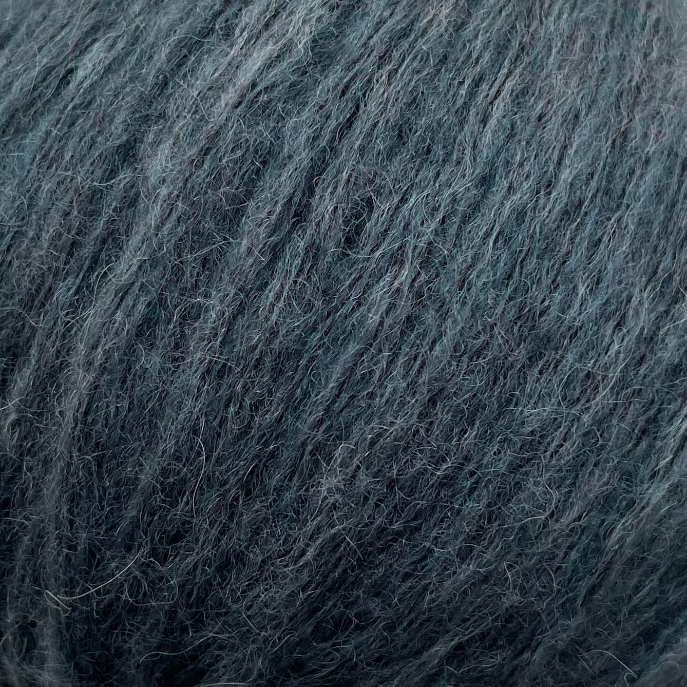Antracit Blå Snefnug (snowflake) from Camarose 50g/110 m