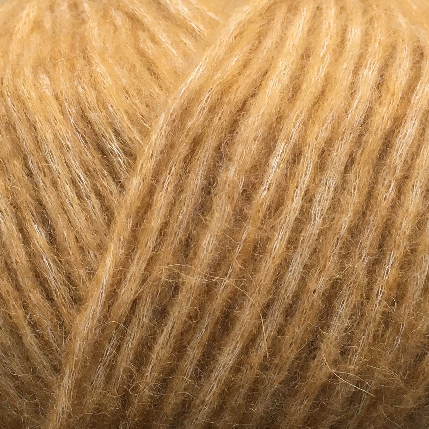 Gylden Snefnug (snowflake) from Camarose 50g/110 m