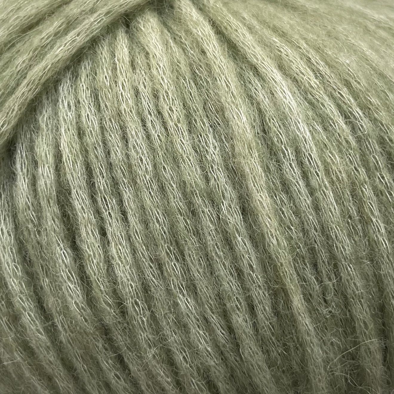 Støvet Grøn Snefnug (snowflake) from Camarose 50g/110 m