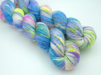 Forget Me Not Ladybug on Organic Merino 400m/100g