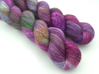 Heathered Hues Mystery Yarn Ladybug Sock 425m/100 g